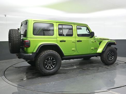 Used 2025 Jeep Wrangler Unlimited Rubicon AWD/4WD image 2