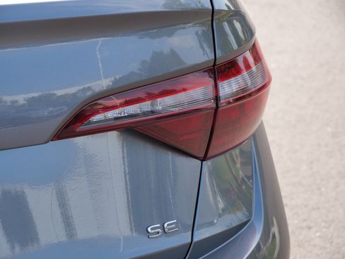 Certified 2024 Volkswagen Jetta SE image 17