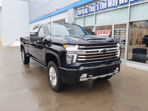 Used 2021 Chevrolet Silverado 3500 High Country w/ Safety Package II image 2