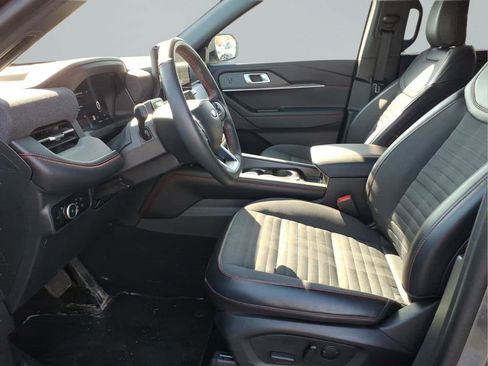 Used 2025 Ford Explorer ST-Line image 26