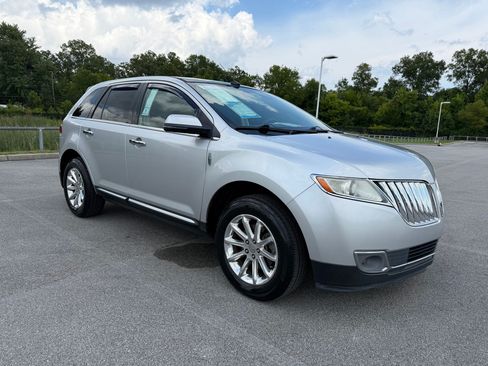 Used 2015 Lincoln MKX FWD w/ Equipment Group 102A image 7