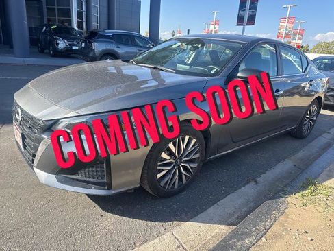 Certified 2024 Nissan Altima 2.5 SV image 1
