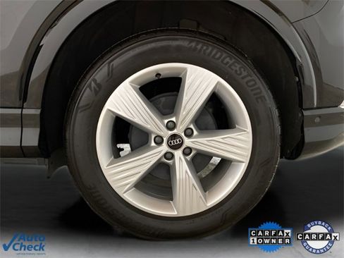 Used 2024 Audi Q4 e-tron Premium Plus image 26