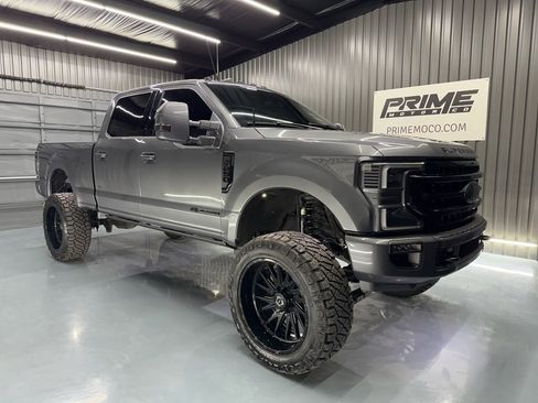 Used 2022 Ford F250 Lariat w/ Black Appearance Package image 2