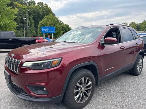 Used 2019 Jeep Cherokee Latitude Plus w/ Comfort/Convenience Group AWD/4WD image 2
