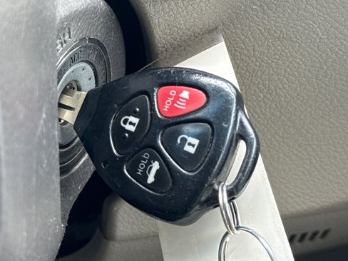 Used 2007 Toyota Camry LE image 25