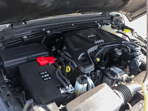 Used 2020 Jeep Gladiator Rubicon AWD/4WD image 12