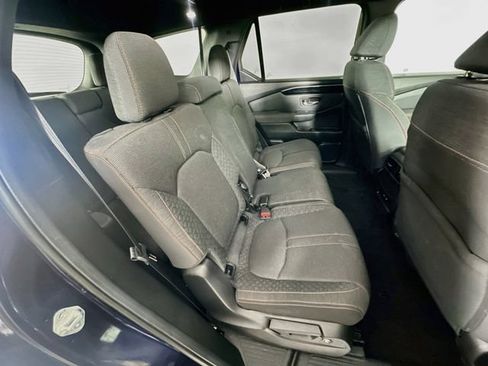 Used 2025 Honda Pilot Sport image 8