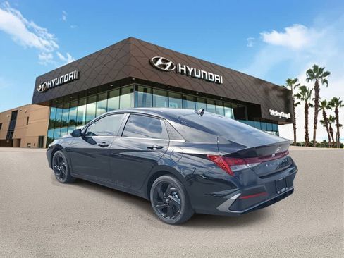 New 2026 Hyundai Elantra SEL Sport Premium image 2