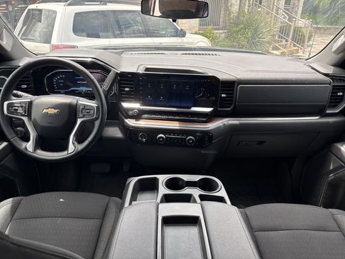 Used 2024 Chevrolet Silverado 1500 LT RWD image 10