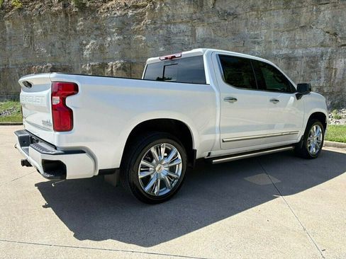 Used 2025 Chevrolet Silverado 1500 High Country w/ High Country Premium Package AWD/4WD image 13