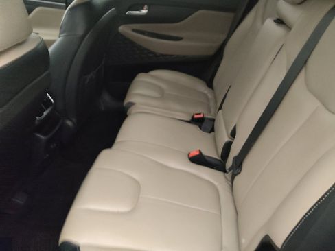 Used 2019 Hyundai Santa Fe SEL FWD image 18