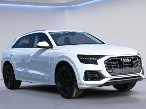 Used 2023 Audi Q8 Premium image 1