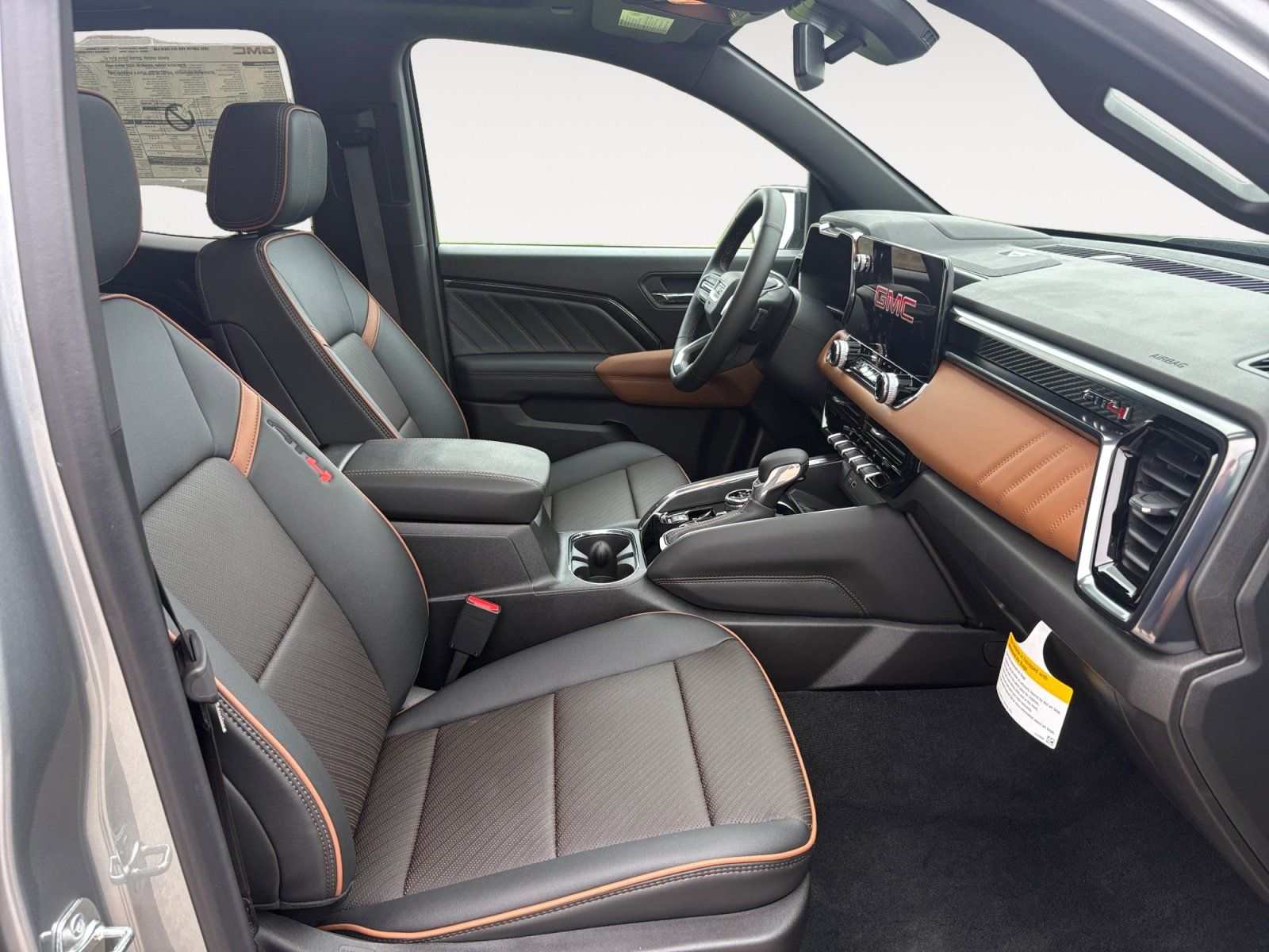 New 2025 GMC Canyon AT4 w/ Nightfall Edition AWD/4WD image 15