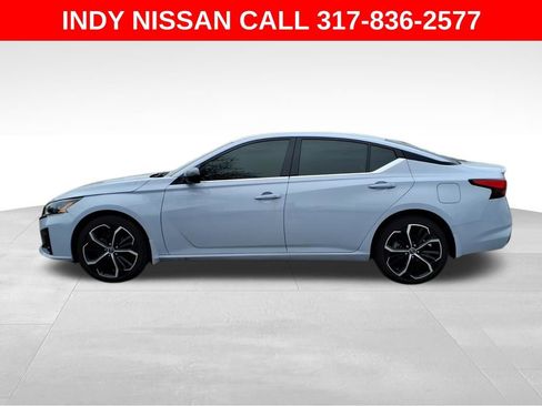 Used 2024 Nissan Altima 2.5 SR AWD/4WD image 5