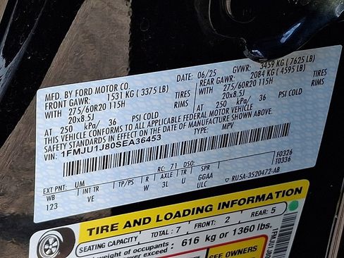Used 2025 Ford Expedition Active AWD/4WD image 29