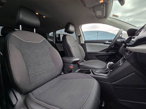 Used 2023 Volkswagen Taos SE image 28