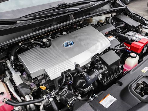 Used 2017 Toyota Prius Prime Advanced FWD image 32