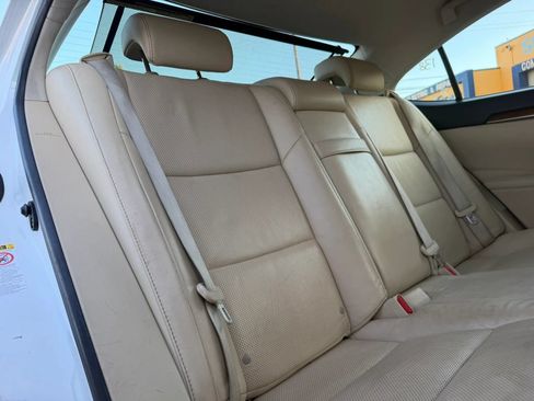 Used 2013 Lexus ES 300h w/ Luxury Pkg FWD image 18