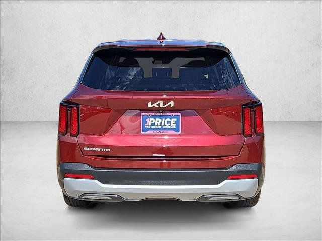 Used 2025 Kia Sorento LX FWD image 7