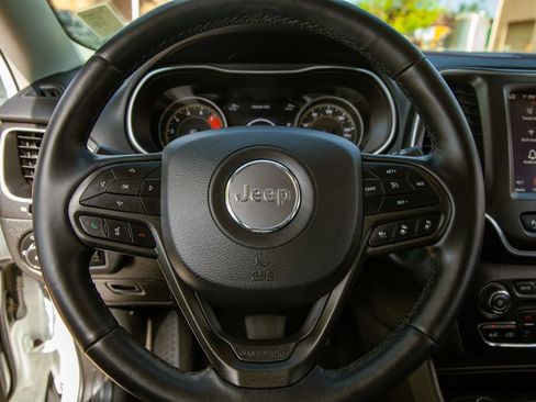 Used 2021 Jeep Cherokee Trailhawk w/ Sun, Sound & Nav Group AWD/4WD image 17