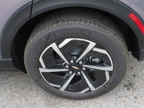 New 2026 Chevrolet Equinox EV LT image 8