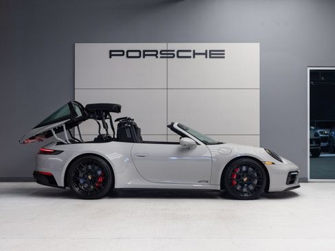 Certified 2024 Porsche 911 Targa 4 GTS w/ Premium Package AWD/4WD image 9