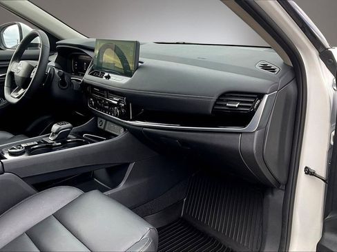 Certified 2025 Nissan Rogue SL w/ Tech Package AWD/4WD image 27