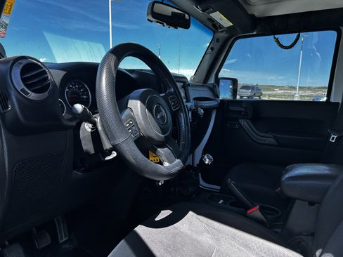 Used 2013 Jeep Wrangler Unlimited Sport AWD/4WD image 9