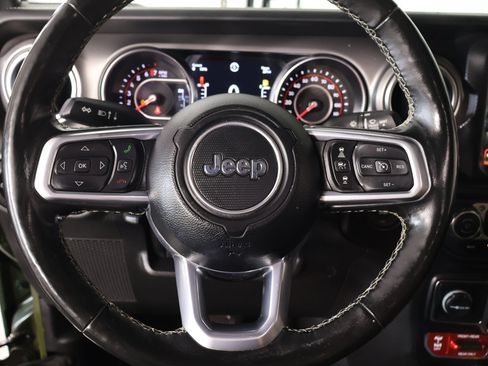 Used 2021 Jeep Gladiator Rubicon AWD/4WD image 3