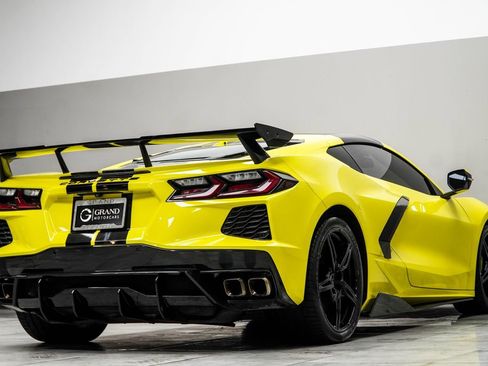 Used 2020 Chevrolet Corvette Stingray Preferred Cpe w/ 2LT Preferred Equipment Group RWD image 14
