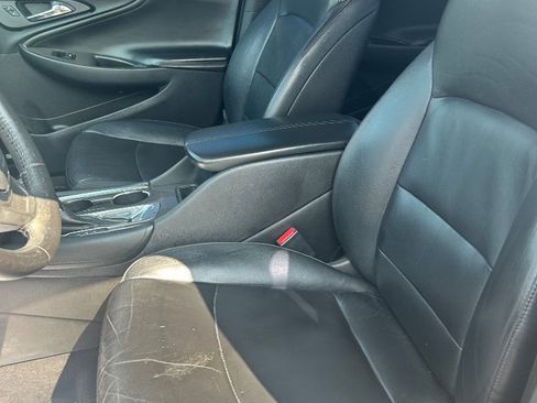 Used 2016 Chevrolet Malibu LT w/ Leather Package FWD image 9