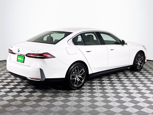 Used 2026 BMW 530i w/ Premium Package RWD image 10