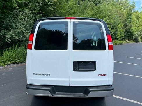 Used 2025 GMC Savana 2500 w/ Driver Convenience Package RWD image 4
