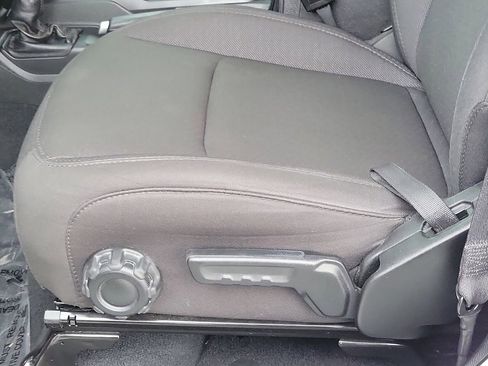 Used 2023 Jeep Gladiator Sport image 15