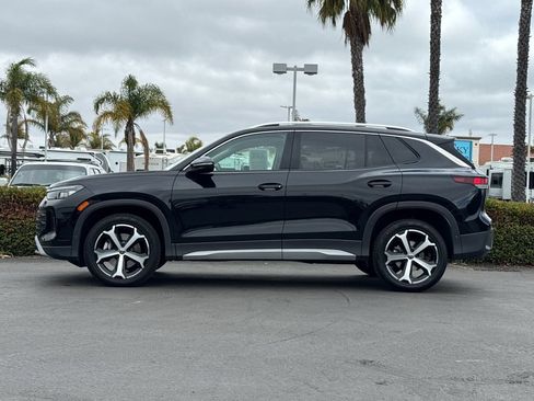 Used 2025 Volkswagen Tiguan SE AWD/4WD image 7
