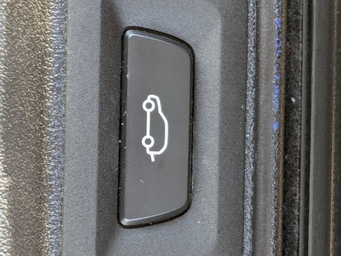 Used 2023 BMW X5 sDrive40i w/ Executive Package image 13