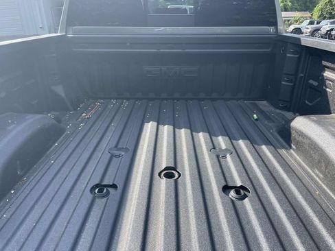Used 2025 GMC Sierra 3500 AT4 w/ AT4 Premium Plus Package AWD/4WD image 10
