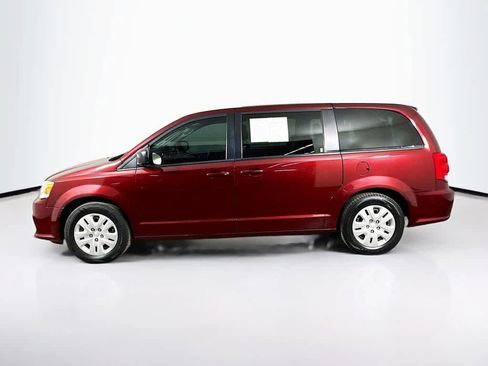 Used 2018 Dodge Grand Caravan SE w/ UConnect Hands-Free Group image 3