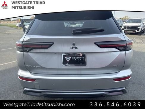 New 2026 Mitsubishi Outlander SEL FWD image 11