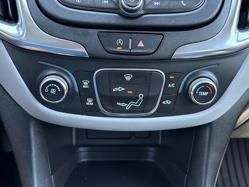 Used 2023 Chevrolet Equinox LS w/ LS Convenience Package FWD image 23