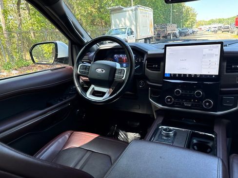 Used 2024 Ford Expedition Max Limited RWD image 9