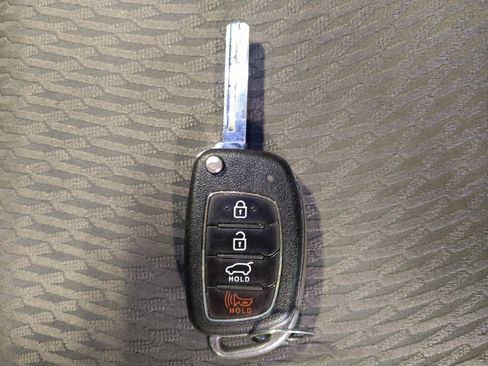 Used 2018 Hyundai Santa Fe Sport image 32