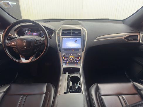 Used 2020 Lincoln MKZ image 13