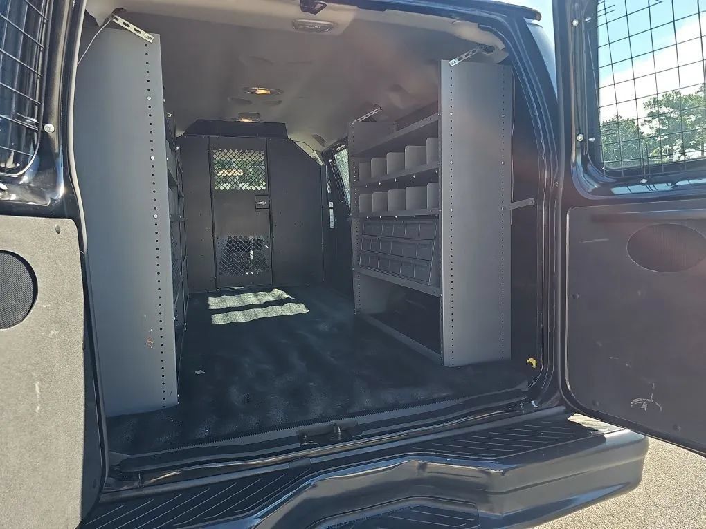 Used 2014 Ford E-350 and Econoline 350 Super Duty w/ Insulation Package RWD image 16
