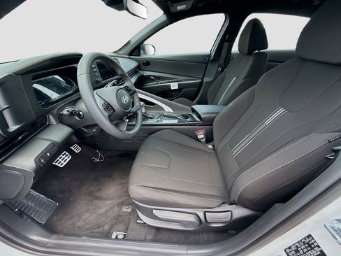 New 2026 Hyundai Elantra Sport FWD image 14