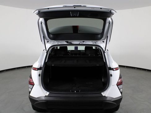 Certified 2024 Hyundai Kona SEL AWD/4WD image 17