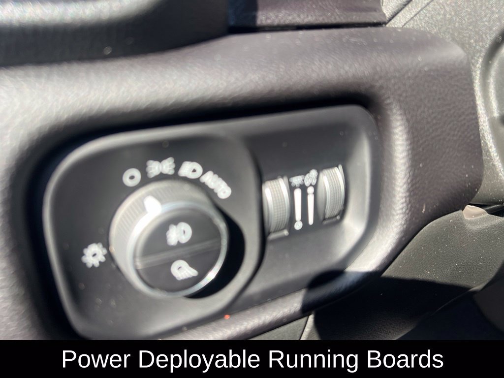 Used 2025 RAM 2500 Laramie AWD/4WD image 41