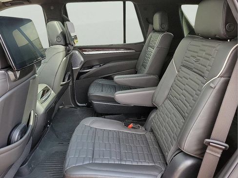 Certified 2025 Cadillac Escalade Sport Platinum AWD/4WD image 13