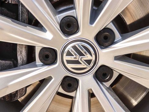 Used 2020 Volkswagen Tiguan S FWD image 15